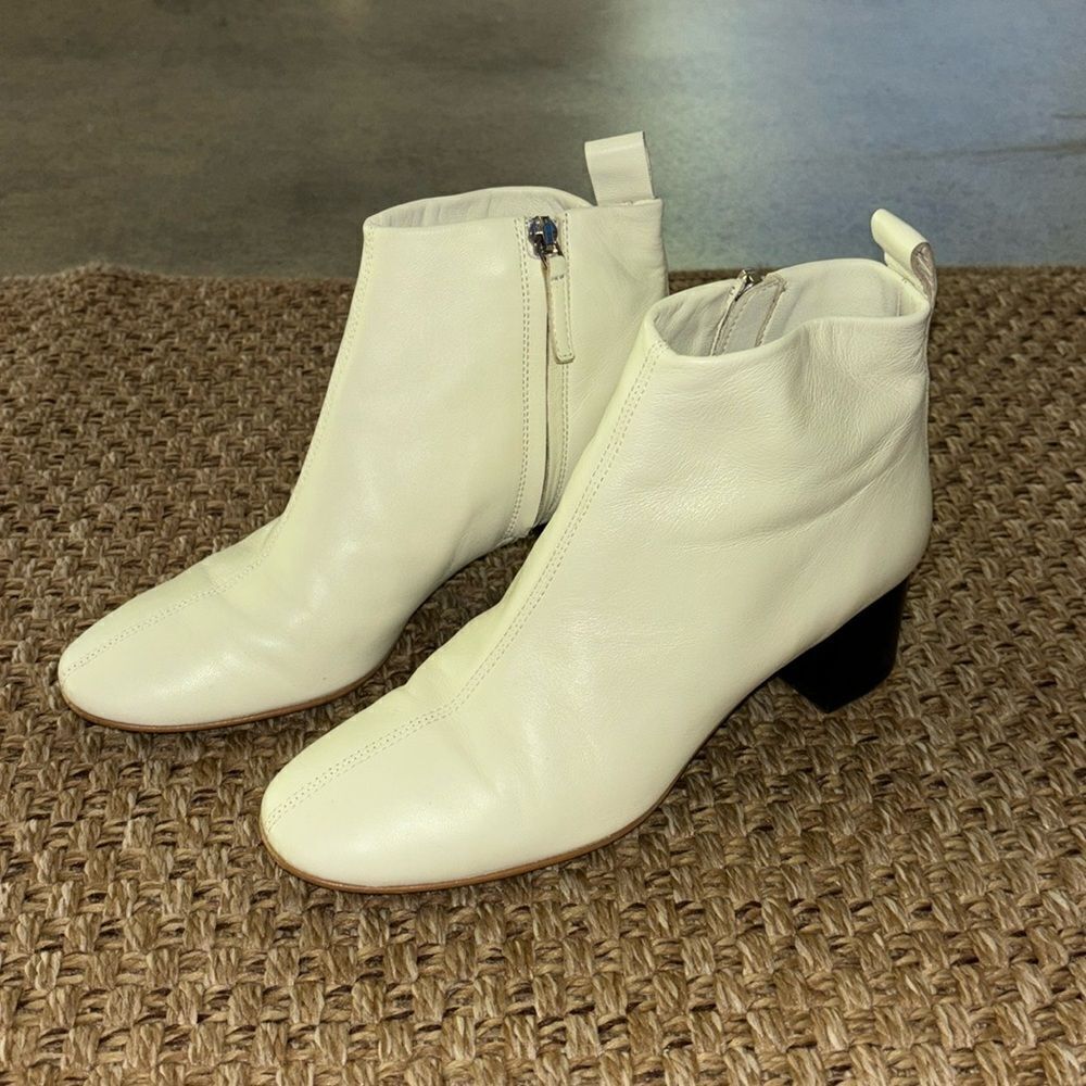 Everlane leather booties, size 7.